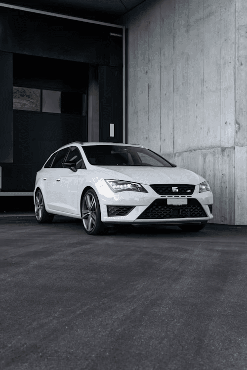 seat leon dimensions motorisations